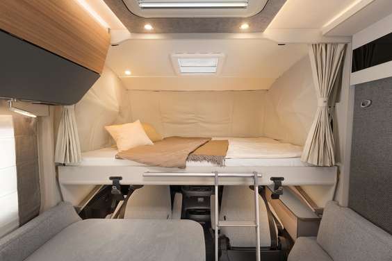 XL-taksäng med 195 x 150 cm sovyta, elastisk 3D-sängfjädring och kallskumsmadrass
